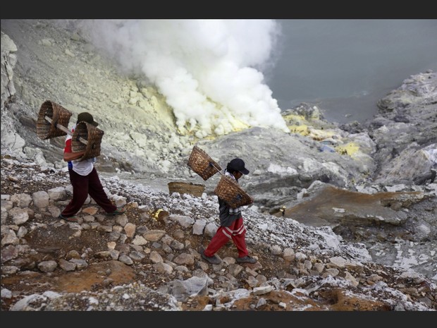 Descente-dans-le-volcan_mineurs indonésie java